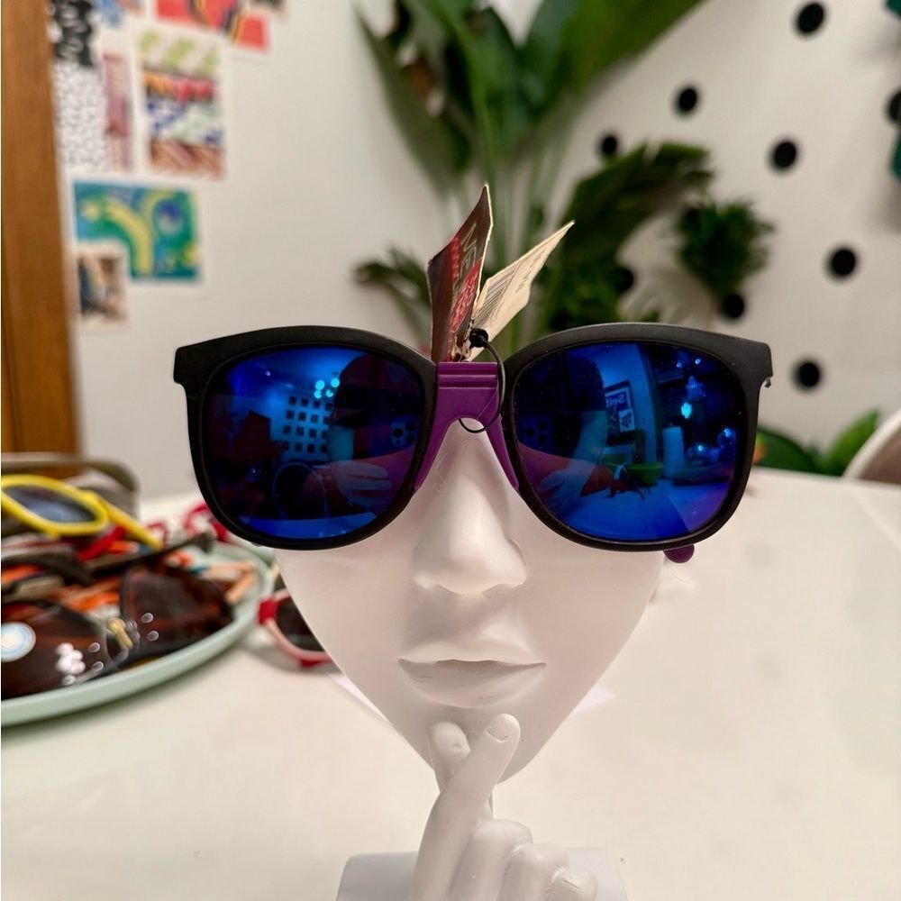 Rad True Vintage 1980s Deadstock Unisex Neon Violet Blue Lens Sunglasses
